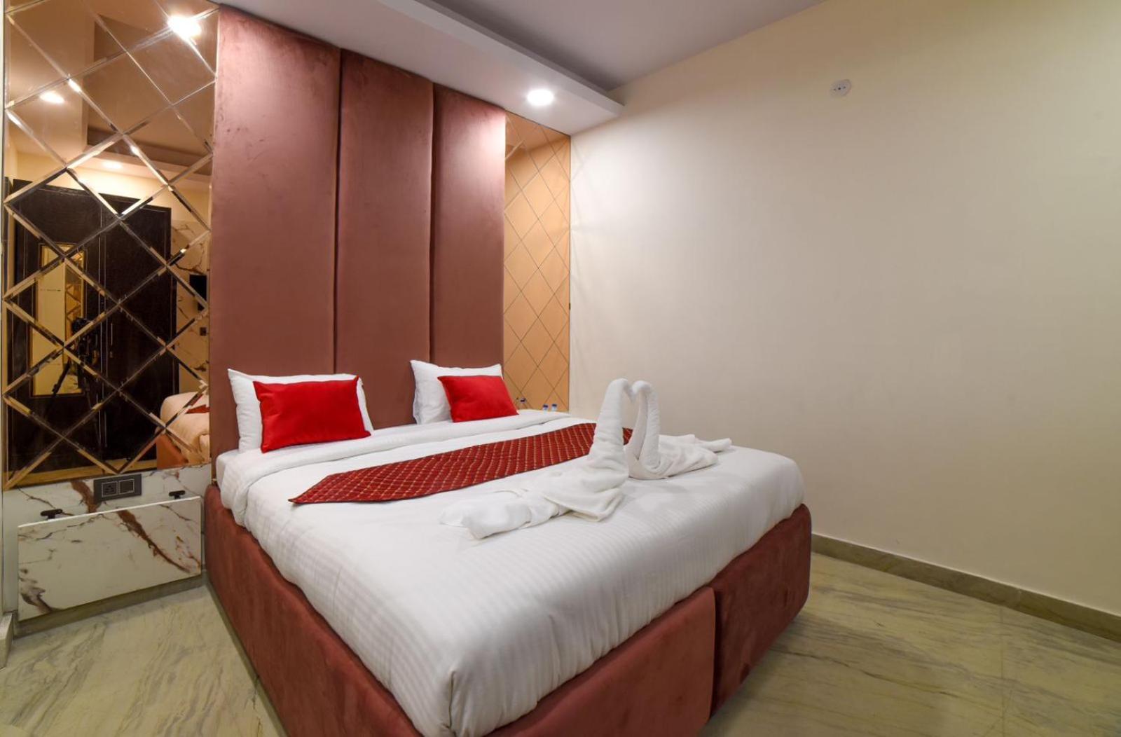 Hotel The Twenties Kamla Nagar Nuova Delhi Esterno foto